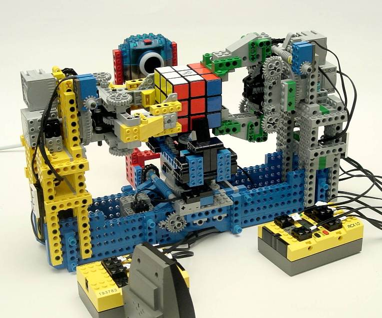 \includegraphics[scale=1.0]{lego.eps}